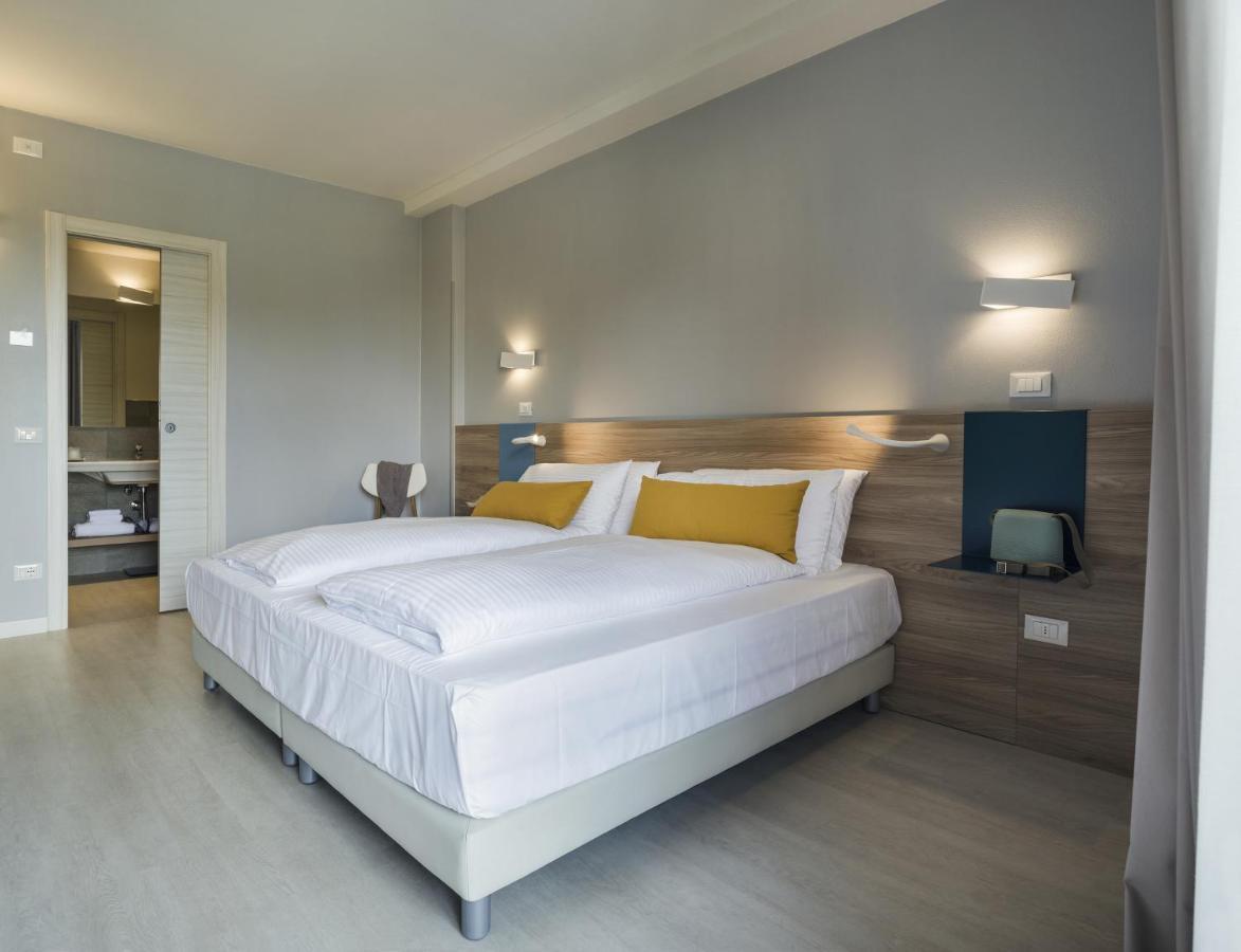 Hatelier Garda Home By Enjoy Garda Hotel Песк'єра-дель-Гарда Екстер'єр фото