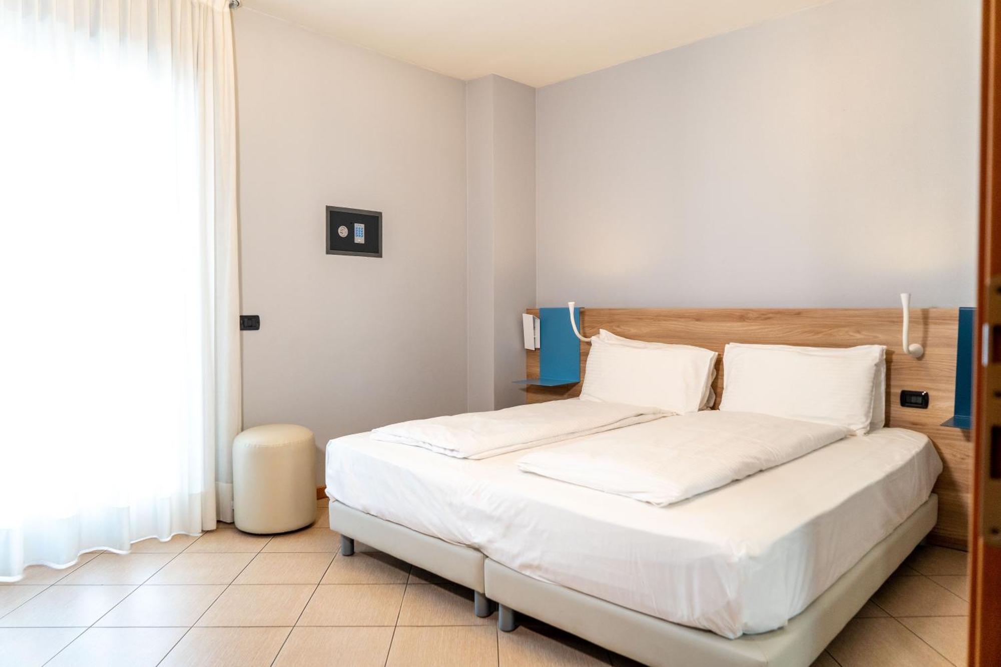 Hatelier Garda Home By Enjoy Garda Hotel Песк'єра-дель-Гарда Екстер'єр фото