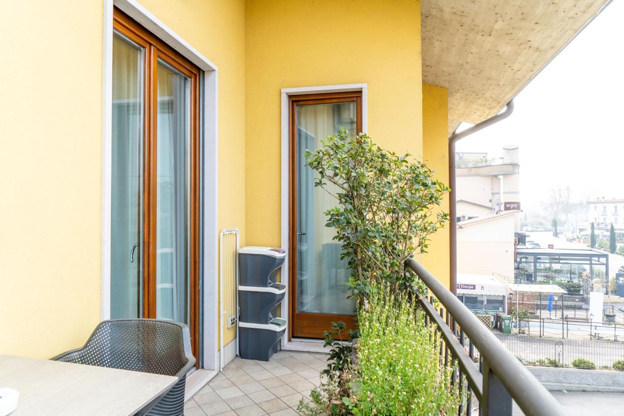 Hatelier Garda Home By Enjoy Garda Hotel Песк'єра-дель-Гарда Екстер'єр фото